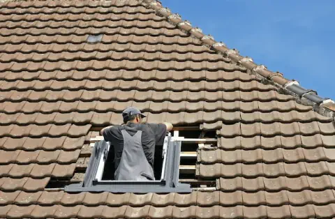 Pose de velux - Saint-Michel-de-Chavaignes